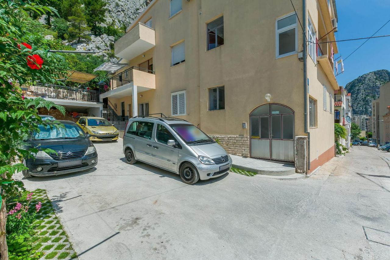 Apartment Ivanka Оміш Екстер'єр фото